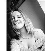 Studentessa che offre ripetizioni